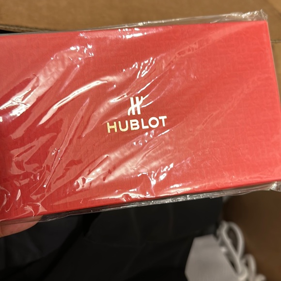 Hublot red envelope - Picture 3 of 8